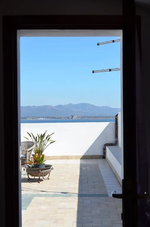 B&B Belvedere SantʼAntìoco Italie