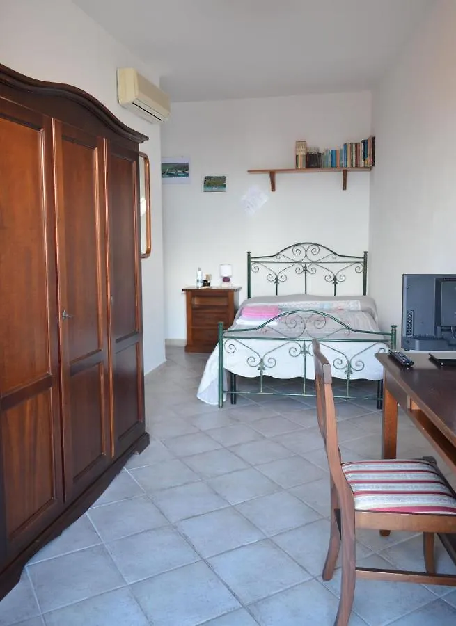 B&B Belvedere SantʼAntìoco 3*,